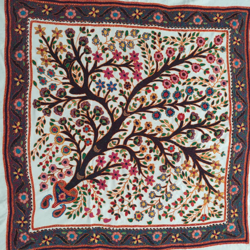 رومیزی پته دوزی طرح درخت زندگي 15