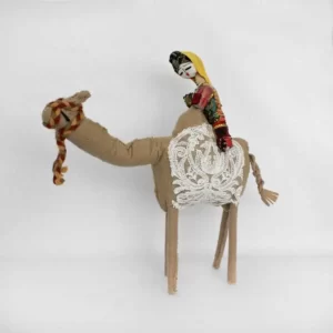 عروسک دست‌ساز تاجمیر دختر شترسوار