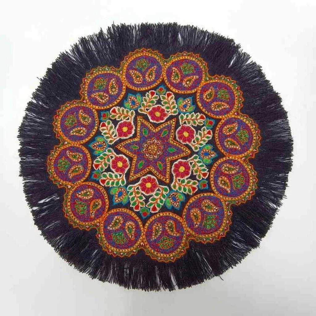 جهانی از رنگ و طرح در قطعات پته دوزی