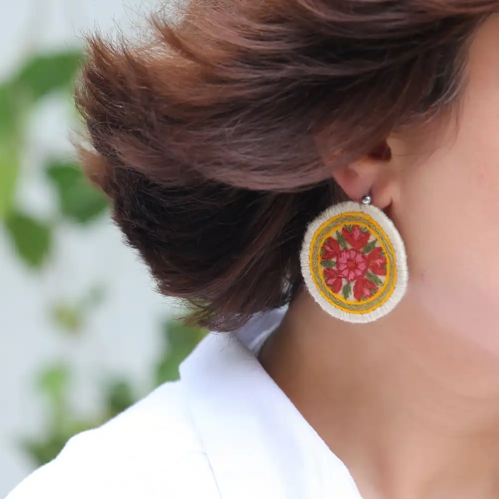 گوشواره پته دوزی طرح پاییز
