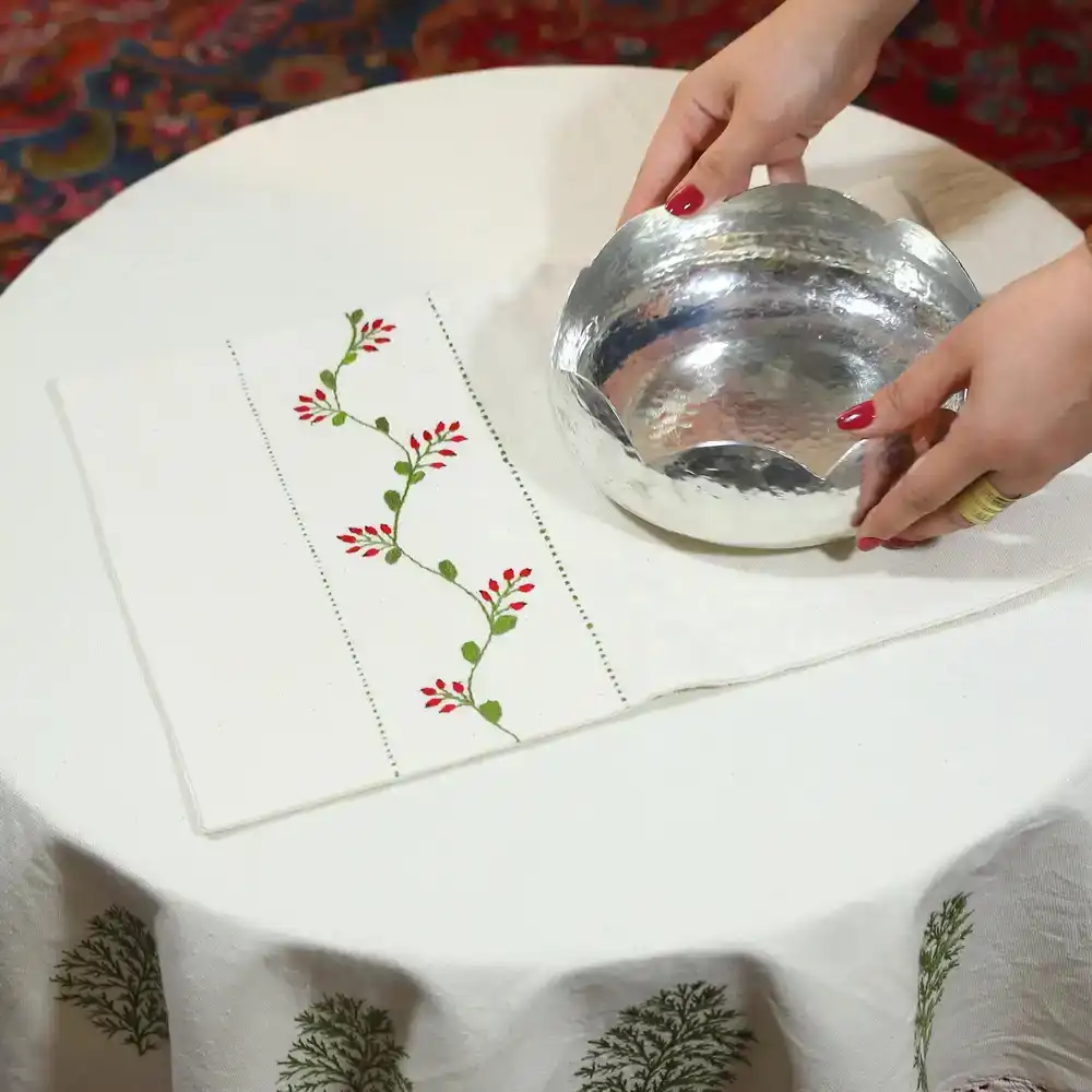 زیربشقابی گلدوزی زرشک