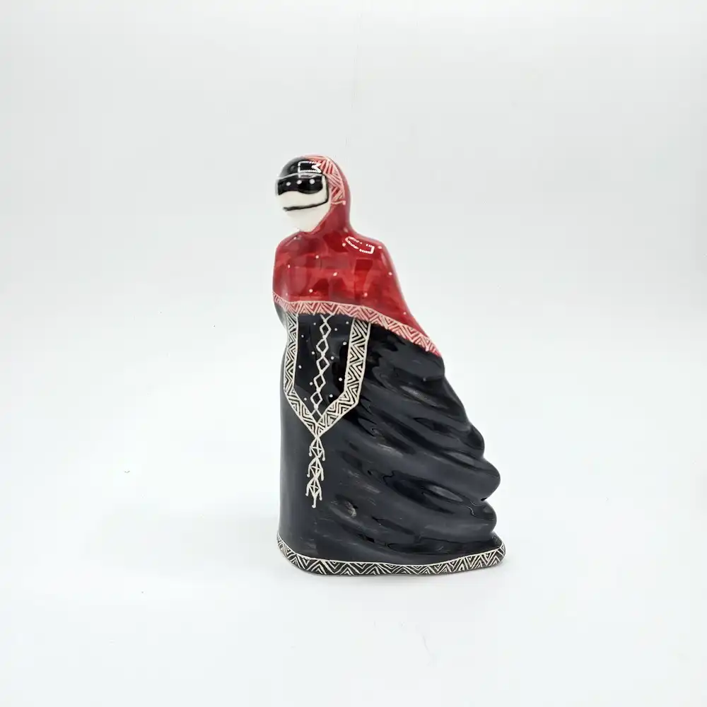 مجسمه سرامیکی زن جنوبی