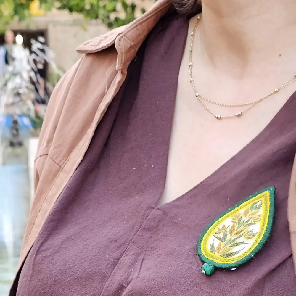سنجاق سینه پتهدوزی سرو