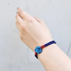 دستبند گره سرشتی آبی-سرمه‌ای